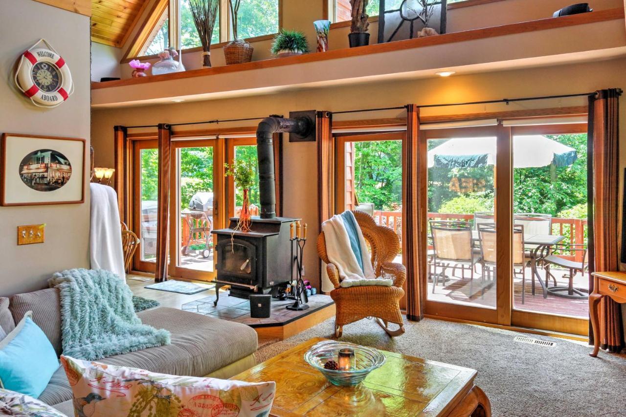 Roomy House On 2 Acres - 2 Mi To Egg Harbor Beach! Bagian luar foto