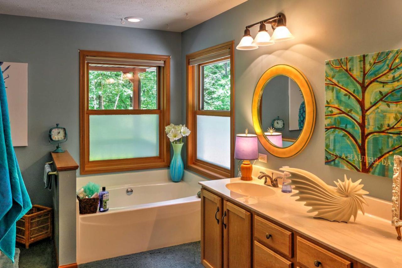 Roomy House On 2 Acres - 2 Mi To Egg Harbor Beach! Bagian luar foto